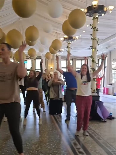 Day 14 of Laughter Weds 14th January BOLLYWOOD LAUGHTER YOGA DANCING Bringing in the light for a Joyful January 2026! Join me for some Daily Laughter! Invite or share with those who could do with some energising and upliftng practices that are simple, real and reachable. Bringing in playfulness to raise your vibration and release any feelings of stagnation. Life doesnt have to be serious all of the time. Who would like to start the year with the love of Laughter? 🤣🤣🙏❤️ Love & Laughter Noreen 