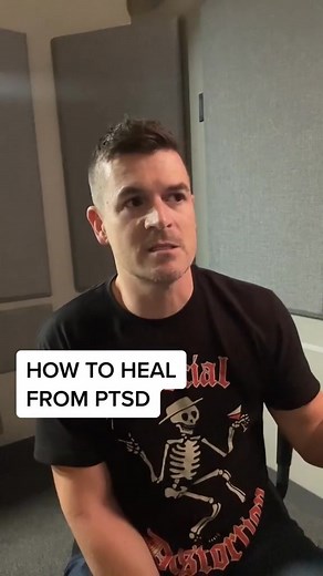 If you’re suffering from trauma symptoms or trauma responses, please know there’s a light at the end of the tunnel. Even though you might not feel it right now, healing is possible. At the end of the day, you can’t control what happened to you—the only thing you can control is how you move forward. And make no mistake: Healing from trauma is hard, and it can be a long road. But you’re worth it. Your family and kids and community are worth it. Delony, #anxietydepression #mentalhealthawareness #pt