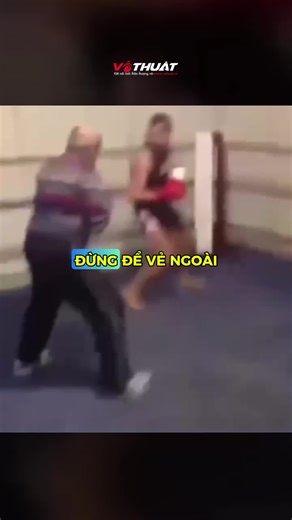 Chắc đây là lúc mấy câu “hồi trẻ cụ cũng dữ dội lắm” trở nên đáng tin #boxing #training #funny #fyp