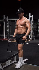 I found a way more efficient way to perform the seated row, hack squat, and lat pull down. Try these in your next workout for maximum gains. Gym: @madhouse_gainsasylum 🎥 @rfmediasolutions | Scott Mathison