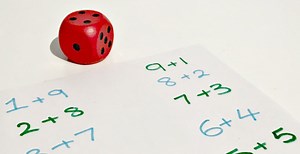 Learning number bonds to ten math game using dice