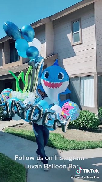 Baby Shark Balloon Bouquet - Fun and Festive Decor for Any Occasion