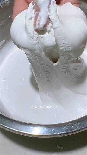 Kneading the dough correctly will make the steamed rice cake rise nicely. #alotravinh2 #food #coo...