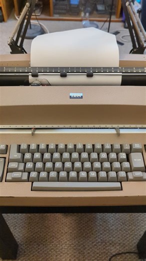 #IBM #Selectric Model 72 #vintage #electric #typewriter