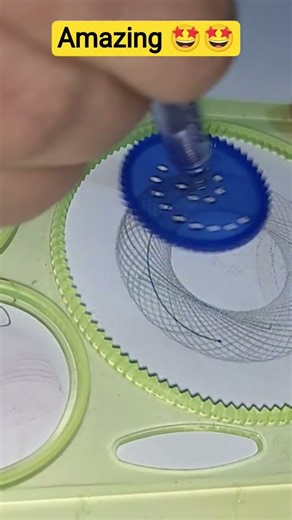 spirograph #spirographart #satisfyingdrawing #relaxingart #geometricart #satisfyingvideo #drawing