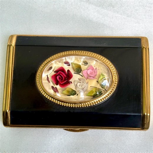 Vintage Melissa Lucite Powder Compact. Unused and Boxed 1950s. - Etsy