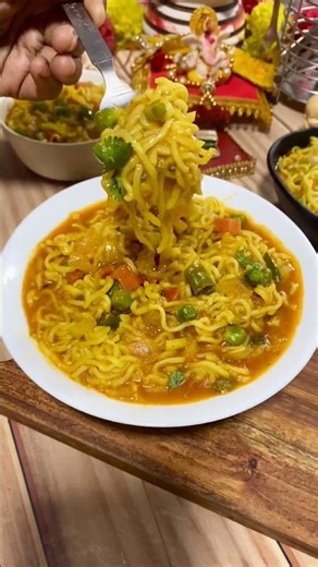 Street Style Gravy Maggi 🤤🔥 | 1 Min Recipe #shorts #maggirecipe #maggilover