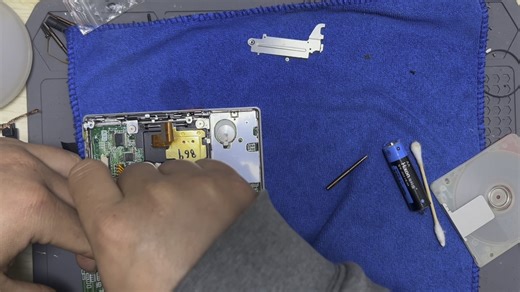 SONY md mz-r3通电不读碟，拆解