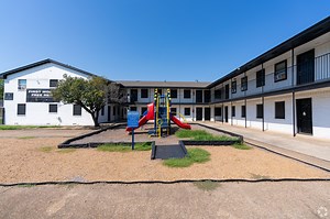 The Circle at Denison - 1527 S Austin Ave Denison, TX 75020 | Apartments.com