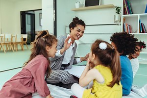 Best Online Guitar Classes For Beginners | Music Pandit