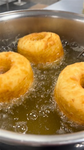 honeybear bake shop on Instagram: "CRONUTS RETURN THIS SATURDAY 🍩✨ taking flavor requests below ⬇️💭 We are trying something NEW this Saturday and opening our new location from 9AM to 12PM for in shop sales 🎉🏡 which means the most requested item EVER is finally back… CRONUTS 🍩🤍✨ But first, here’s where to find us this weekend for your last minute Valentine’s Day treats 💌💘🍪 📍Friday Feb 13 ⏰9AM to 5PM 🗺️Honeybear HQ :: 605 Phillip Davis Dr Suite 2 🍪 Cookies, cinnamon rolls, and cookie c