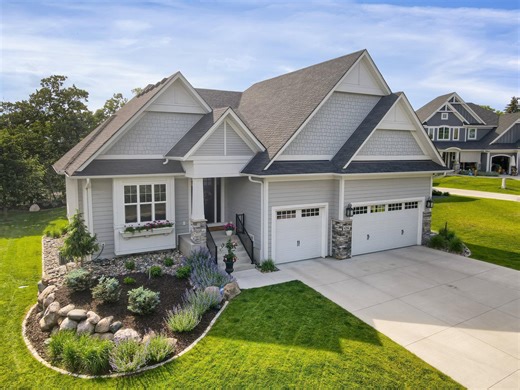 6284 Montee Dr, Eden Prairie, MN 55344 - MLS 7037363 - Coldwell Banker