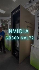 🚀AI 的大腦就在眼前！ NVIDIA GB300 NVL72 整櫃式超級電腦，塞進 72 顆 Blackwell Ultra GPU、21 TB HBM3e，靠 130 TB/s NVLink 高速互聯，把兆參數模型訓練當日常 多櫃串起來，更能湊出 3 萬 GPU 叢集，火力全開。再搭配緯穎 DLC 直接液冷，性能與穩定度直接拉滿！ 想近距離看看新世代 AI 工廠？來 COMPUTEX 南港展覽館 1 館 3F G0017 緯穎科技，親手觸摸未來！ #NVL72 #Blackwell #COMPUTEX2025 #wiwynn #緯頴科技 #AI #Computing #DataCenter #liquidcooling | 哈利說