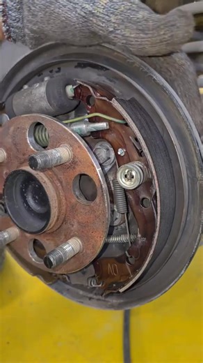 1.1K views | install new brake shoe #DIY #usa #mechanic #automotive | The Workshop | Facebook