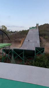 MegaRamp Session na casa do tio @bobburnquist em breve 🥶 ! Nada melhor do que relembrar alguns momentos 🫣 e ficar esperto kkkkk 😳 Essa rampa tem que respeitar 🫡 bs lipslide MegaRail #tbt Mega Session 🔜 | Rony Gomes