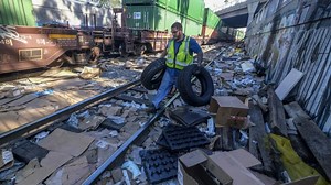 Train robbed in Los Angeles