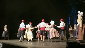 法国普罗旺斯民间舞蹈 Provence folk dance La Poulido de Gèmo Gemenos France