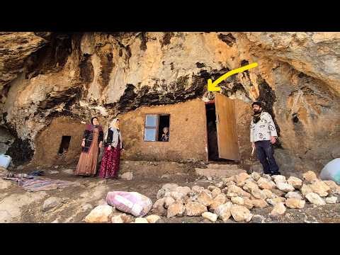 I helped a nomadic family | Building a cave hut in 20 days with limited resources