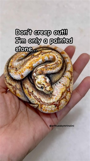 The most REAL looking Stone I painted 😲 #animalart #rockpainting #3dart #painting
