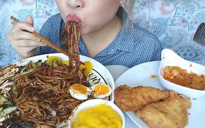 【suellASMR】酱姐吃韩国炸酱面~~~~