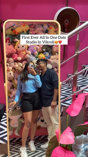 Urvashi Rampariya | Food , Travel , Lifestyle on Instagram: "• Contact - 8591711779 • Get 10% Off Use Code - URVASHI10 • Book Your Slots On - www.theminidate.com 📍The Mini Date , Kishanlal Purohit, B/5 Shivbhole Laghu Udyog near, opp. 247 Park, Vikroli , Mumbai. So Many Activities Under One Roof👩🏻‍🎨🎨✨ • Pottery date • Tufting date • Art date • Movie date • Cookery date • Fluid beat date • Moon lamp • Resin clock • Resin table • Geode resin center table • String art • Tie dye • Proposals Set