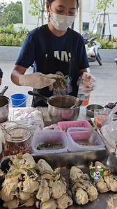 โอ้โห! เมนูเเกล้มเหล้าขั้นเทพ ของแท้ไซส์ใหญ่บิ๊กเบิ้ม ร้านนี้ยกนิ้วให้เลย น้ำพริกเผาสูตรโบราณ ตลาดโสธรคนแถวนั้นรู้จักดี #ยำกบ #เมนูแกล้ม #thaifood #food #สร้างอาชีพ 📍 ร้านยำกบตลาดโสธร อ.เมือง จ.ฉะเชิงเทรา เปิดทุกวัน เวลา 16:00 - 20:00 น. เบอร์โทร 087 742 2824 | ตะลอนถ่ายคลิป
