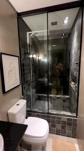 Box banheira luz azul #box #banheiro #banheira #arquitetura #architecture