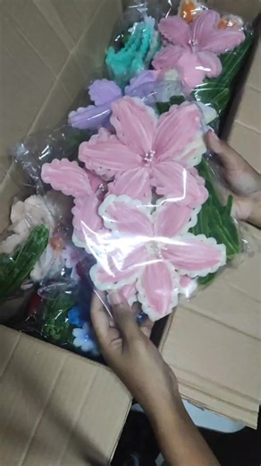 Fuzzy Wire Flowers Craft Tutorial by Joana Marie