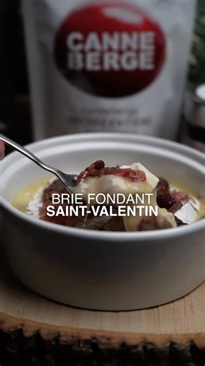 Recette de brie fondant aux canneberges… #recette #brie #canneberge #qc #nutrafruit La Noix d’Érable La Trappe à Fromage | CANNE BERGE