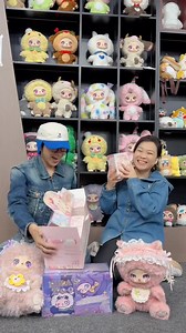 359K views · 1.9K reactions | Thử thách unbox Liila's Lucky Cat V3 và review Liila 600% V2 cùng mẹ đẻ của Liila - Designer Lili tại Trụ sở Quảng Đông ✅ Mấy pà thách gì khó hơn điii  | Thầy Beo U40 | Facebook