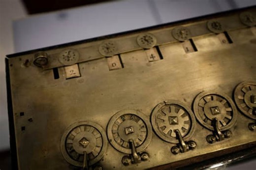 La Pascaline, première machine à calculer au monde, menacée de quitter la France