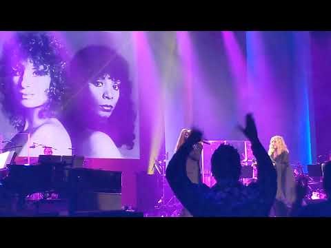 Barbra Streisand and Ariana Grande - No More Tears (Enough is Enough) Live in Chicago