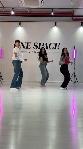 Back to regular programming ft. @akshitadhakar ✨♥️👯‍♀️