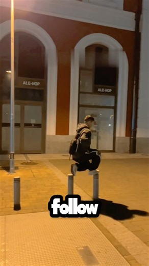 these kids float on pillars…