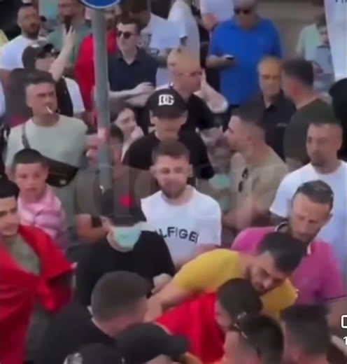 Protesta është e shitur nga folësit Bashkëpunëtorë të Sistemit, por jo Revolucioni ynë…
