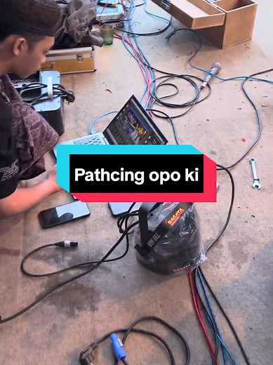 Jam Mepet bolo... #usbdmx #usb #chamsys #magicq #lighting #chamsysmagicqpc #parledrgb #parled54 #parledtrf #parledtrfa64 #beam #beamclaras