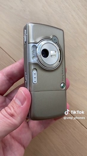 Sony Ericsson W700i Walkman for Sale - Good Condition, Factory Set