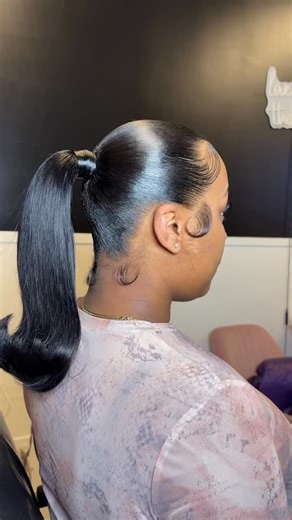 NYC Hairstylist | Sew-ins | Ponytails 🗽 on Instagram: "Who said you couldn’t Rock a Ponytail in the winter🥶 Style : Barbie ponytail Spots are filling fast! Don’t wait ,book your next hair transformation through the link in my bio. 🖤 #harlemhairstylist #nychairstylist #sleekponytails #barbieponytail #midponytail"