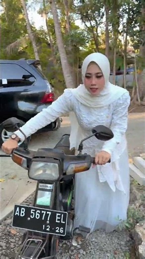 HOAALAH KOK YO HADAK MOGOK
