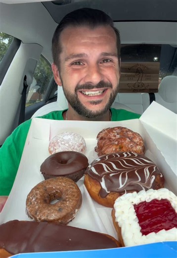 Just Donuts Canton IL review: best donuts near me