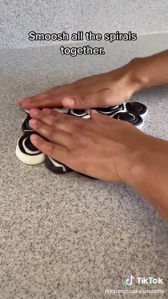 Bold Fondant Marble Cake Tutorial