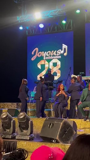 Sopranos bringing down the house - Joyous Celebration 28