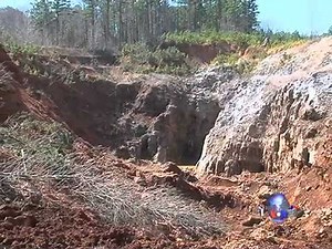 走进美国：走进美国的天然水晶山