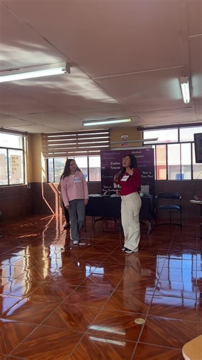 Clase demostrativa de profes, reinas y más