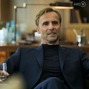 3.5K views · 66 reactions | Euer härtester Freund kommt zurück! Paartherapeut Klaus Kranitz hilft garantiert bei Beziehungsproblemen und nimmt dabei kein Blatt vor den Mund  Ab dem 30. November gibt's die 2. Staffel der Comedyserie im NDR Fernsehen, ab dem 25. bereits in der ARD Mediathek. Zum Start könnt ihr auch sofort mit der 1. Staffel loslegen, es lohnt sich  ▶️ https://1.ard.de/kranitz | NDR Fernsehen | Facebook