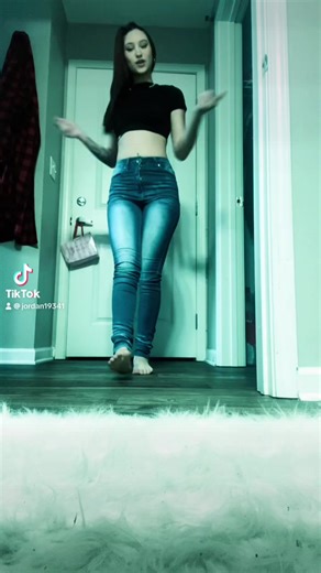 She want the smoke so I took ha to the 0 shi ain’t fa show run up then i 💨