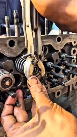 Valve Spring Lock Install #shorts #engine #enginehead #asmr | Grato Mechanic