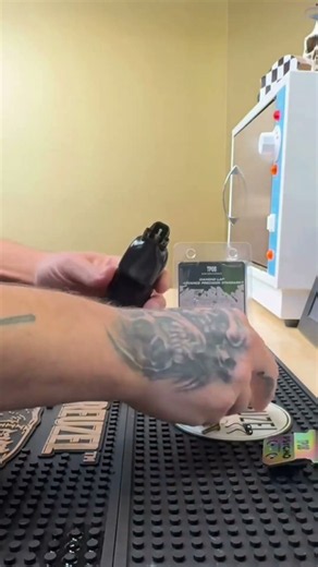 Between 1 to 10 how easy is it to change a blade ? #barber #trimmer #tpob