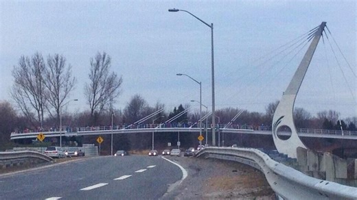 Airport Parkway pedestrian bridge opens