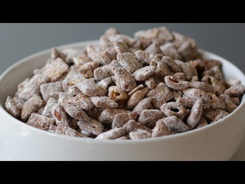 How to Make Muddy Buddies | Easy Puppy Chow Recipe